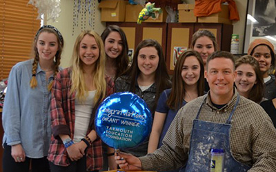 Saint Joseph's College alum Eric Klein pressents art grant to class